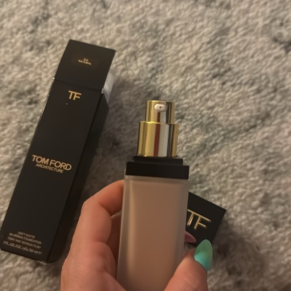 Tom Ford Architecture Soft Matte Foundation - Picture 4 of 4